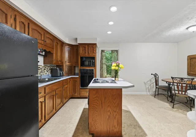 Photo 4 of Sale Pending at 721 Kingsbury Rd, Clarksville, TN 37040 | MLS# 3512633 | Listing updated on 2026-08-25