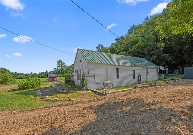 Photo 4 of Single family home for sale at 5360 Pond Crk Rd, Pegram, TN 37143 | MLS# 3510928 | Listing updated on 2026-09-29