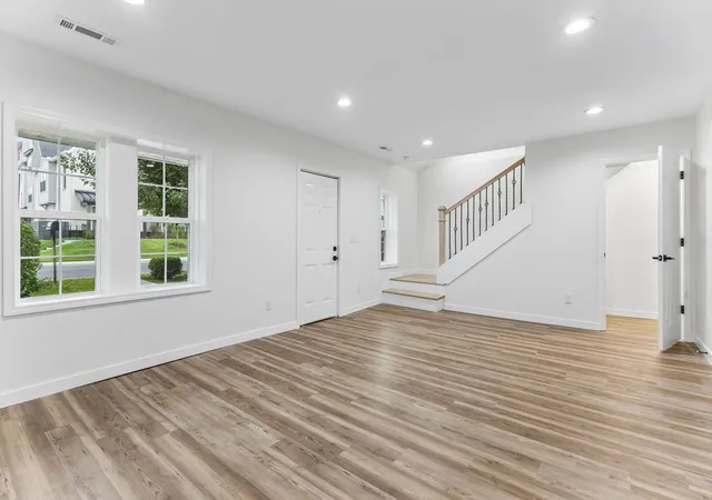 5th image of 527 E Castle St, Murfreesboro, TN 37130 | MLS# 3508009