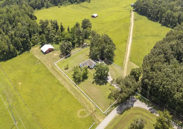 3rd image of 1725 Woods Rd, Adamsville, TN 38310 | MLS# 3507965