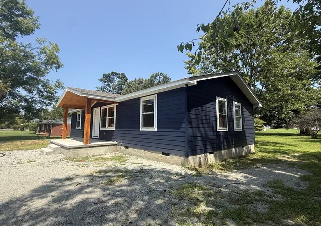 1st image of 501 Smith Ave, Hohenwald, TN 38462 | MLS# 3508233