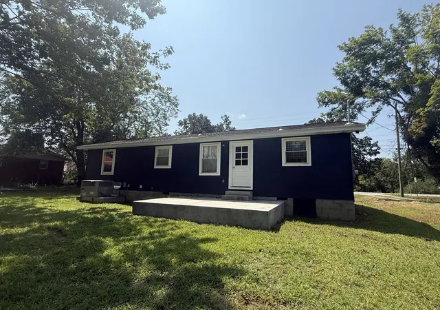 3rd image of 501 Smith Ave, Hohenwald, TN 38462 | MLS# 3508233