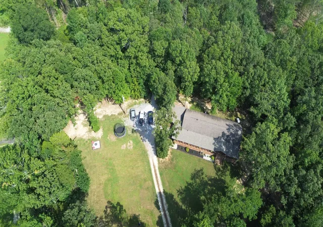 2nd image of 6808 Cedar Grove Rd, Big Sandy, TN 38221 | MLS# 3508014