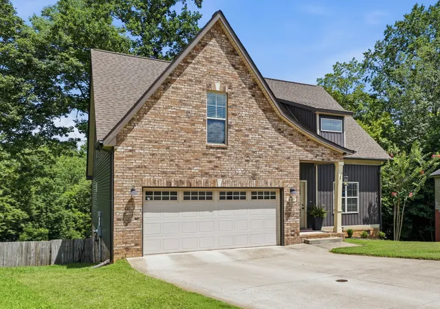 Photo 3 of Single family home for sale at 487 Parkvue Village Way, Clarksville, TN 37043 | MLS# 3508043 | Listing updated on 2026-08-12