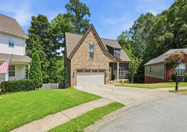 Photo 3 of Single family home for sale at 487 Parkvue Village Way, Clarksville, TN 37043 | MLS# 3508043 | Listing updated on 2026-08-12