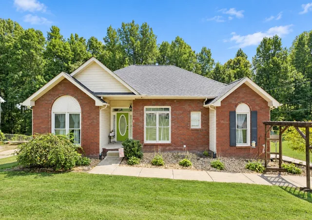 Photo 1 of Single family home for sale at 183 Hickory Holw Dr, Dickson, TN 37055 | MLS# 3514558 | Listing updated on 2026-09-13