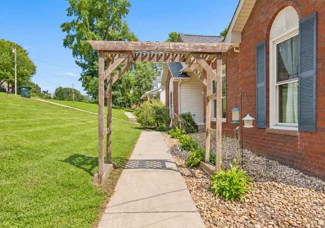 Photo 4 of Single family home for sale at 183 Hickory Holw Dr, Dickson, TN 37055 | MLS# 3514558 | Listing updated on 2026-09-13