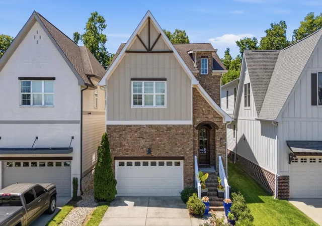 1st image of 1917 Kimbark Dr, Nashville, TN 37215 | MLS# 3510632