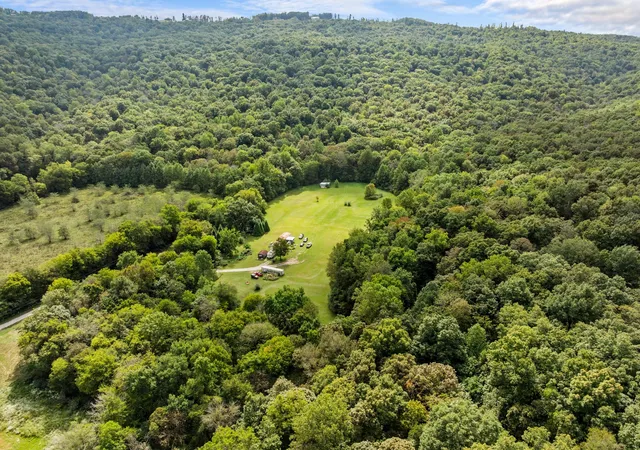 2nd image of 585 Deep Hollow Ln, Winchester, TN 37398 | MLS# 3511191