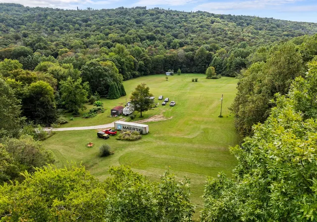 3rd image of 585 Deep Hollow Ln, Winchester, TN 37398 | MLS# 3511191