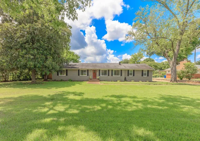 Photo 1 of Sale Pending at 6908 Hickory View Ln, Chattanooga, TN 37421 | MLS# 3508051 | Listing updated on 2026-08-30