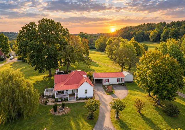Photo 1 of Single family home for sale at 209 Old Flt Crk Rd, Shelbyville, TN 37160 | MLS# 3509971 | Listing updated on 2026-10-27