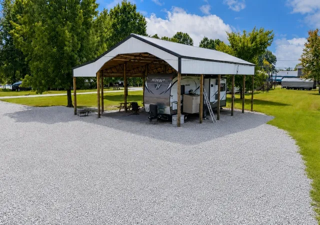 1st image of 1020 Wc Pickett, Clifton, TN 38425 | MLS# 3514562