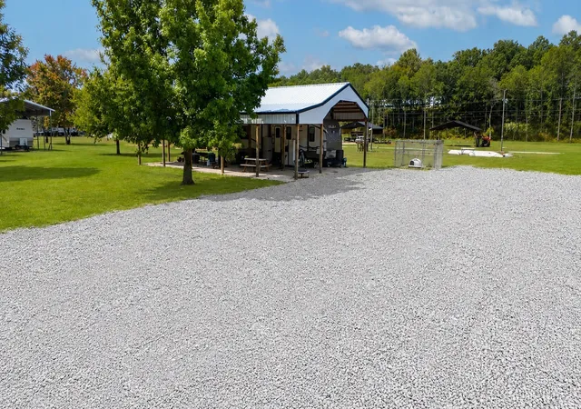 2nd image of 1020 Wc Pickett, Clifton, TN 38425 | MLS# 3514562