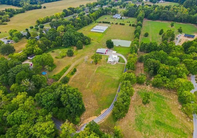 Photo 4 of Single family home for sale at 808 Clearview Rd, Cottontown, TN 37048 | MLS# 3519213 | Listing updated on 2026-10-05