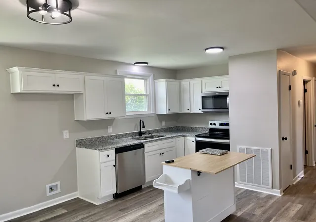 Photo 3 of Sale Pending at 221 Austin Dr, Portland, TN 37148 | MLS# 3510636 | Listing updated on 2026-09-23