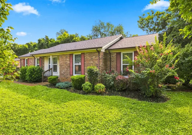 Photo 2 of Single family home for sale at 2310 Tinnell Ct, Murfreesboro, TN 37129 | MLS# 3508128 | Listing updated on 2026-08-11