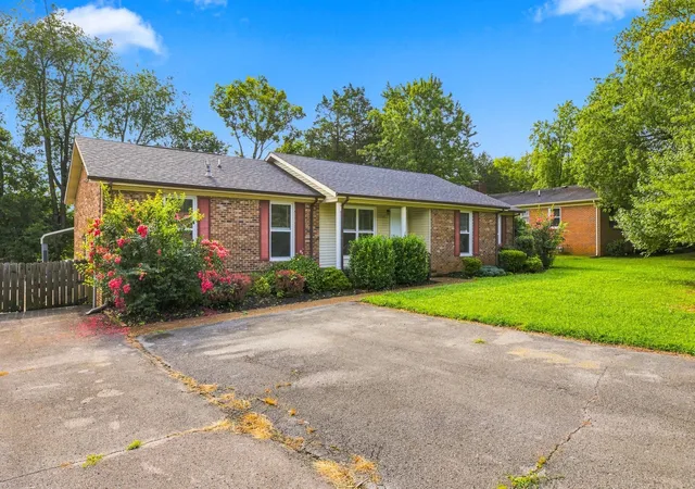 Photo 3 of Single family home for sale at 2310 Tinnell Ct, Murfreesboro, TN 37129 | MLS# 3508128 | Listing updated on 2026-08-11