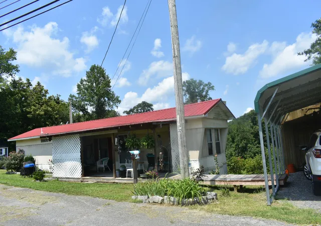 Photo 3 of Manufactured home for sale at 7 White Cir, Chestnut Mound, TN 38552 | MLS# 3510471 | Listing updated on 2026-09-21