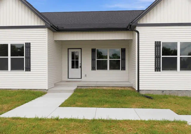 Photo 3 of Single family home for sale at 1434 E Piney Rd, Dickson, TN 37055 | MLS# 3511247 | Listing updated on 2026-08-19