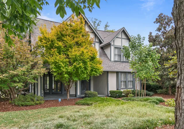 Photo 2 of Single family home for sale at 3628 Richland Ave, Nashville, TN 37205 | MLS# 3610647 | Listing updated on 2026-10-04