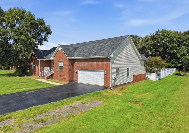 2nd image of 105 Prosperity Dr, Baxter, TN 38544 | MLS# 3514135