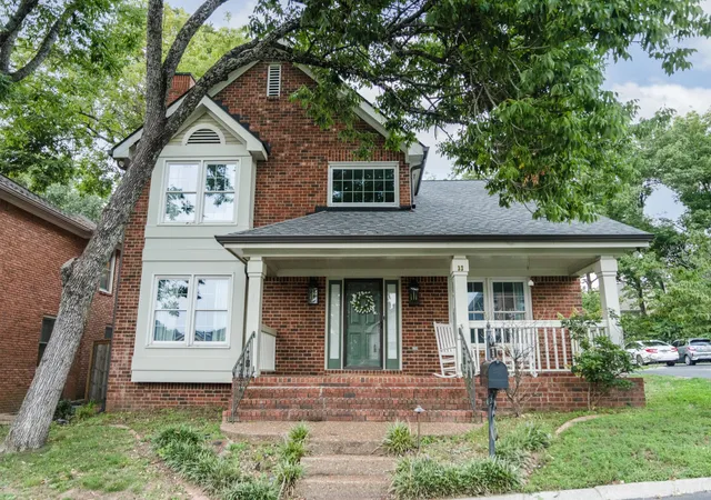 Photo 1 of Single family home for sale at 33 Belcaro Cir, Nashville, TN 37215 | MLS# 3545494 | Listing updated on 2026-09-24