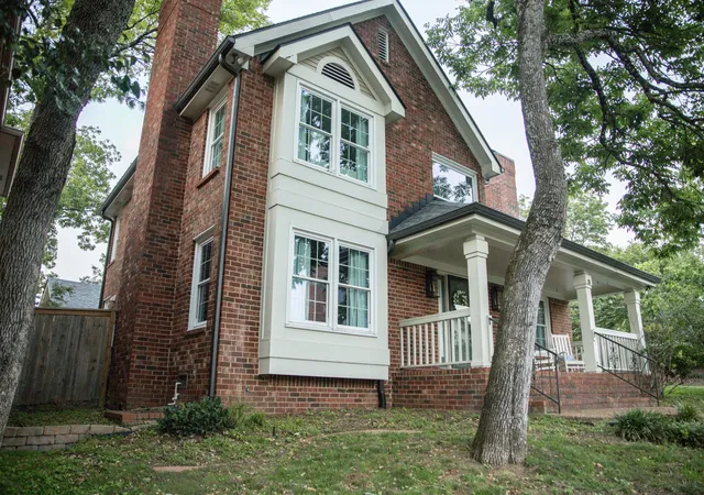 Photo 3 of Single family home for sale at 33 Belcaro Cir, Nashville, TN 37215 | MLS# 3545494 | Listing updated on 2026-09-24