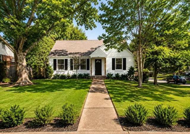 Photo 2 of Single family home for sale at 900 Woodmont Blvd, Nashville, TN 37204 | MLS# 3513206 | Listing updated on 2026-08-21