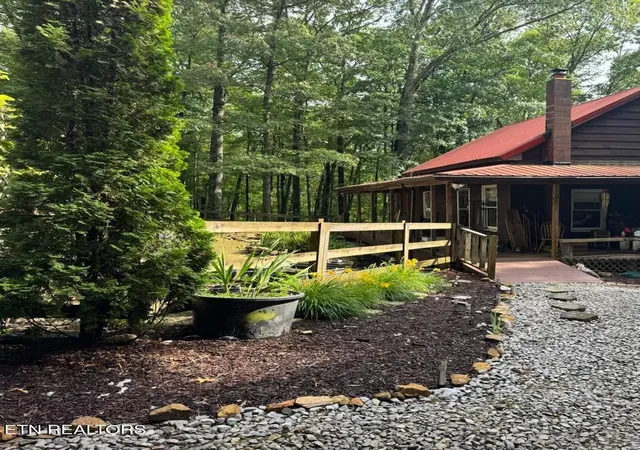 3rd image of 360 Joe Barnett Rd, Jamestown, TN 38556 | MLS# 3508256