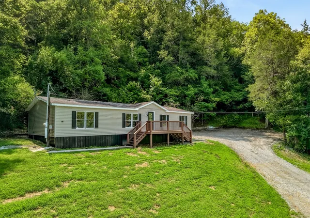 3rd image of 173 Curtis St, Dowelltown, TN 37059 | MLS# 3510283