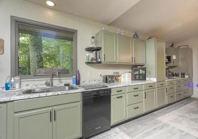 Photo 3 of Single family home for sale at 579 Dogwood Ln, Spring City, TN 37381 | MLS# 3509901 | Listing updated on 2026-09-22
