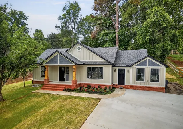 1st image of 303 Westwood Dr, Mc Minnville, TN 37110 | MLS# 3512989