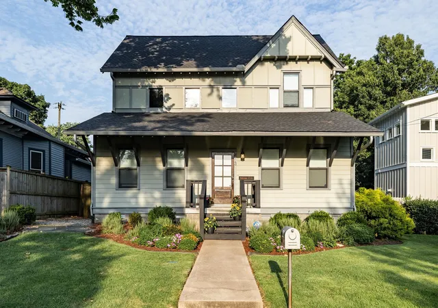 Photo 1 of Single family home for sale at 413 N 17th St, Nashville, TN 37206 | MLS# 3526580 | Listing updated on 2026-09-15
