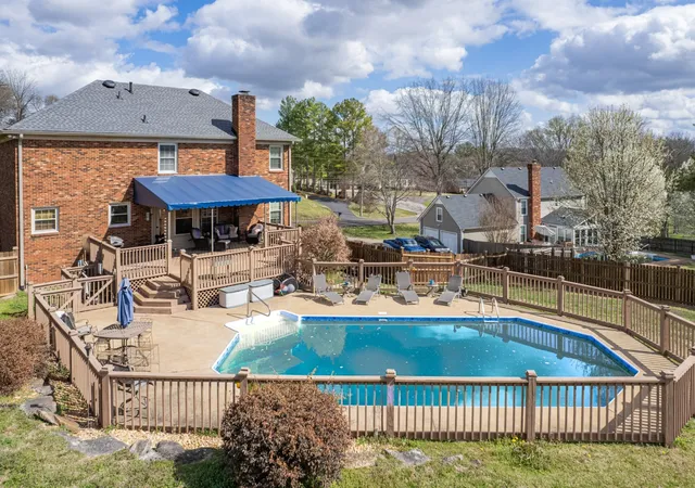 Photo 3 of Single family home for sale at 1503 Heritage Dr, Columbia, TN 38401 | MLS# 3510689 | Listing updated on 2026-08-19