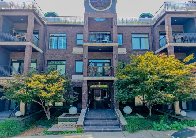 Listing Photo 5 - Condo for sale in building located at 2905 Parthenon Ave, Nashville, TN 37203 - Unit #109