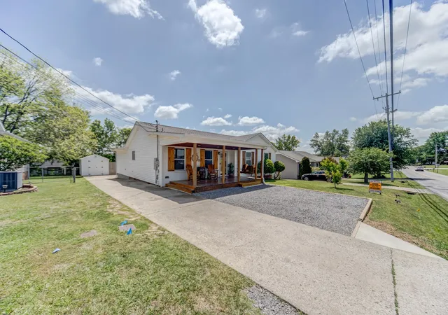 2nd image of 806 Calista Rd, White House, TN 37188 | MLS# 3510003