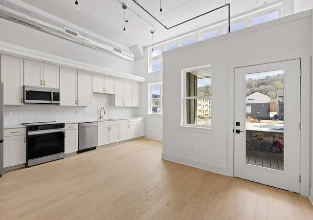 2nd image of 1800 S Watkins Street #32, Chattanooga, TN 37404 | MLS# 3519357