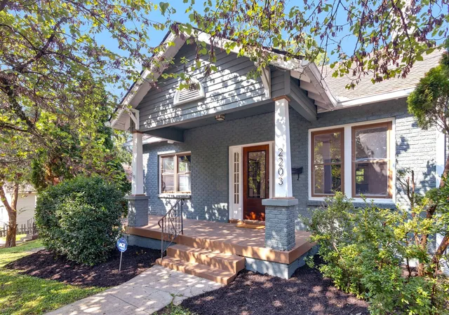 Photo 2 of Single family home for sale at 2203 Lindell Ave, Nashville, TN 37204 | MLS# 3510787 | Listing updated on 2026-08-12