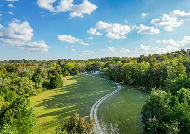 4th image of 2100 Hill Station Rd, Columbia, TN 38401 | MLS# 3510002