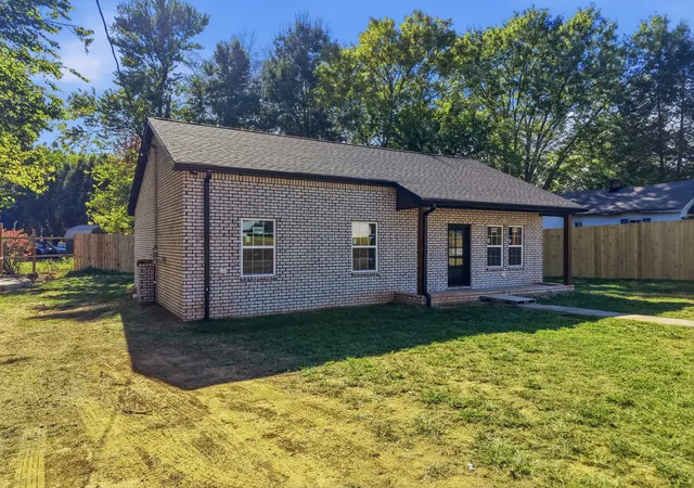 Photo 2 of Single family home for sale at 109 Woodland Dr, Mc Minnville, TN 37110 | MLS# 3510226 | Listing updated on 2026-10-02