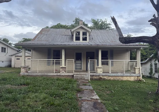 1st image of 852 N Brown St, Springfield, TN 37172 | MLS# 3510011