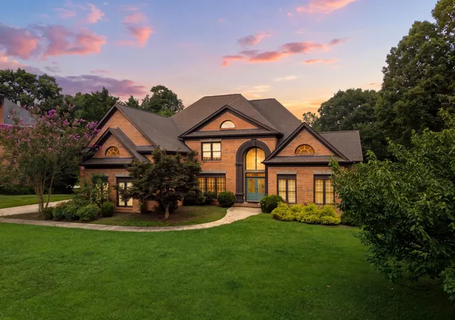 Photo 2 of Single family home for sale at 9221 Hidden Mountain Dr, Chattanooga, TN 37421 | MLS# 3510022 | Listing updated on 2026-09-14