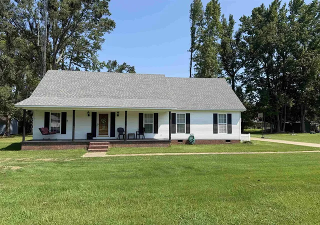Photo 1 of Single family home for sale at 420 Brandi Dr, Savannah, TN 38372 | MLS# 3594424 | Listing updated on 2026-09-24