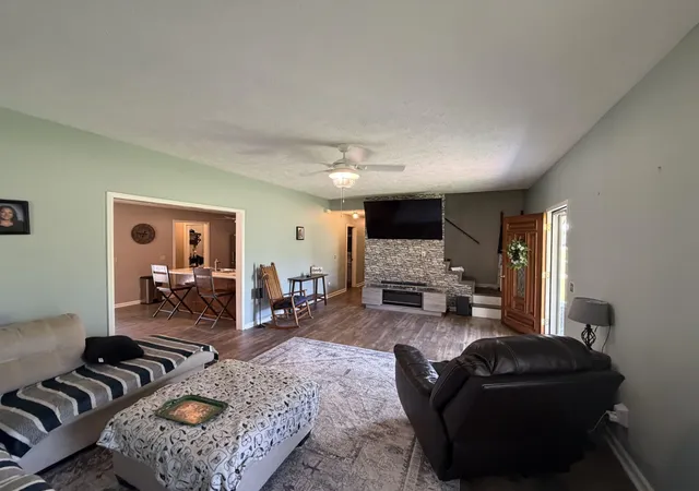Photo 2 of Single family home for sale at 420 Brandi Dr, Savannah, TN 38372 | MLS# 3594424 | Listing updated on 2026-09-24