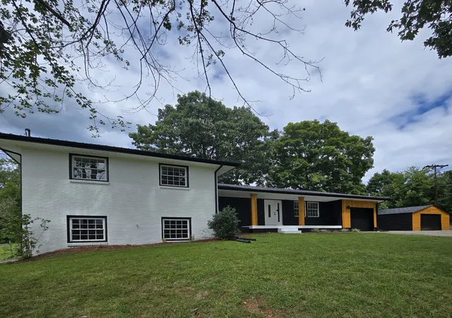 2nd image of 1787 W Elmwood Rd, Clarksville, TN 37040 | MLS# 3510452
