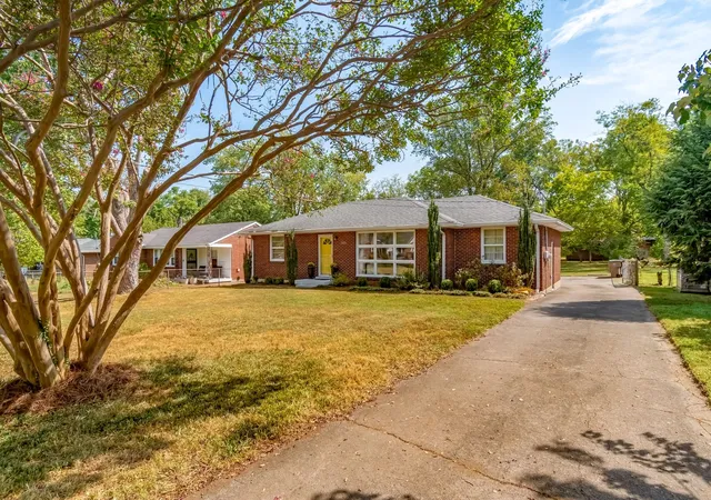 Photo 3 of Single family home for sale at 3220 Avenal Ave, Nashville, TN 37211 | MLS# 3510386 | Listing updated on 2026-09-22