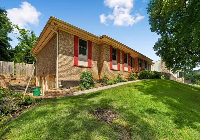 2nd image of 913 Belvoir Hills Cir, Chattanooga, TN 37412 | MLS# 3510768
