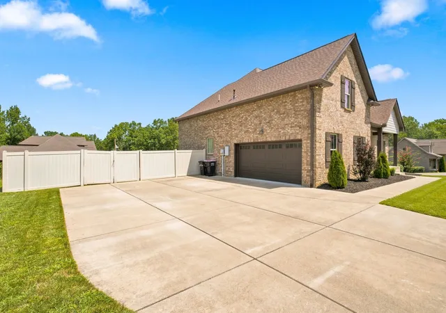 Photo 3 of Single family home for sale at 6023 W Mayflower Ct, Greenbrier, TN 37073 | MLS# 3514648 | Listing updated on 2026-10-03