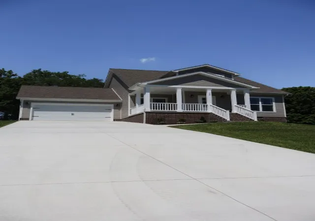 Photo 3 of Single family home for sale at 158 Lisa Dr, Gordonsville, TN 38563 | MLS# 3510984 | Listing updated on 2026-08-13